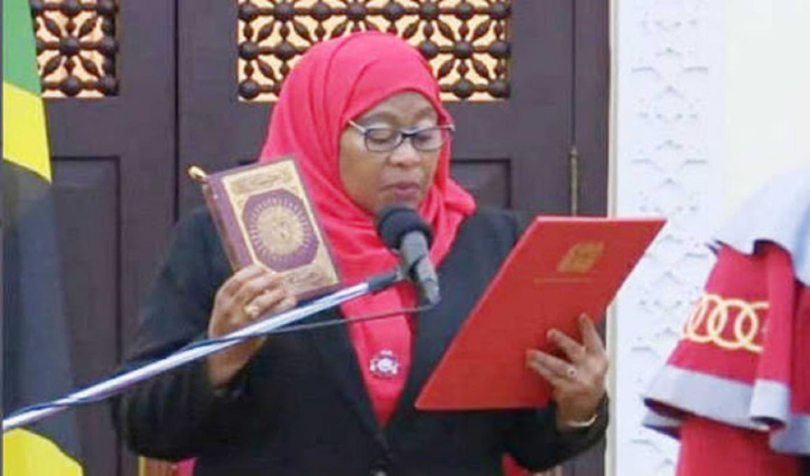 Samia Suluhu Hassan première femme présidente musulmane et voilée de